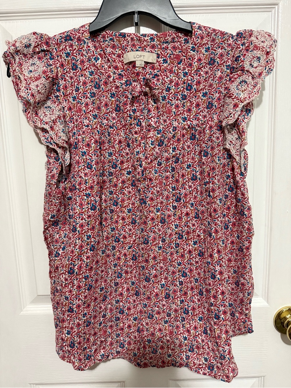 LOFT Red-Pink Floral Ruffle Sleeve Top